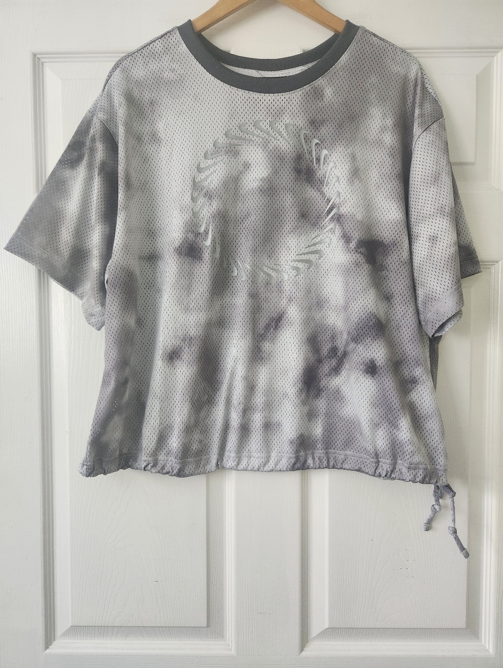 Nike Gray Tie-Dye Mesh Crop Tee with Drawstring Hem - Women's 1X